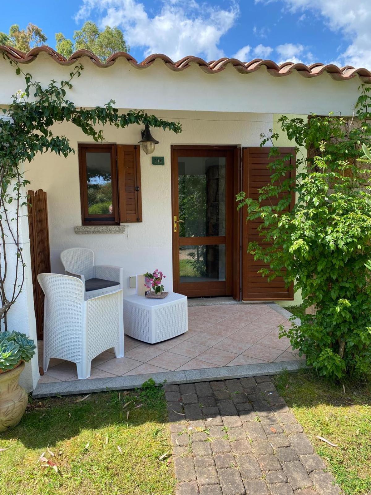 Hotel Cala Mirto Budoni Exterior photo